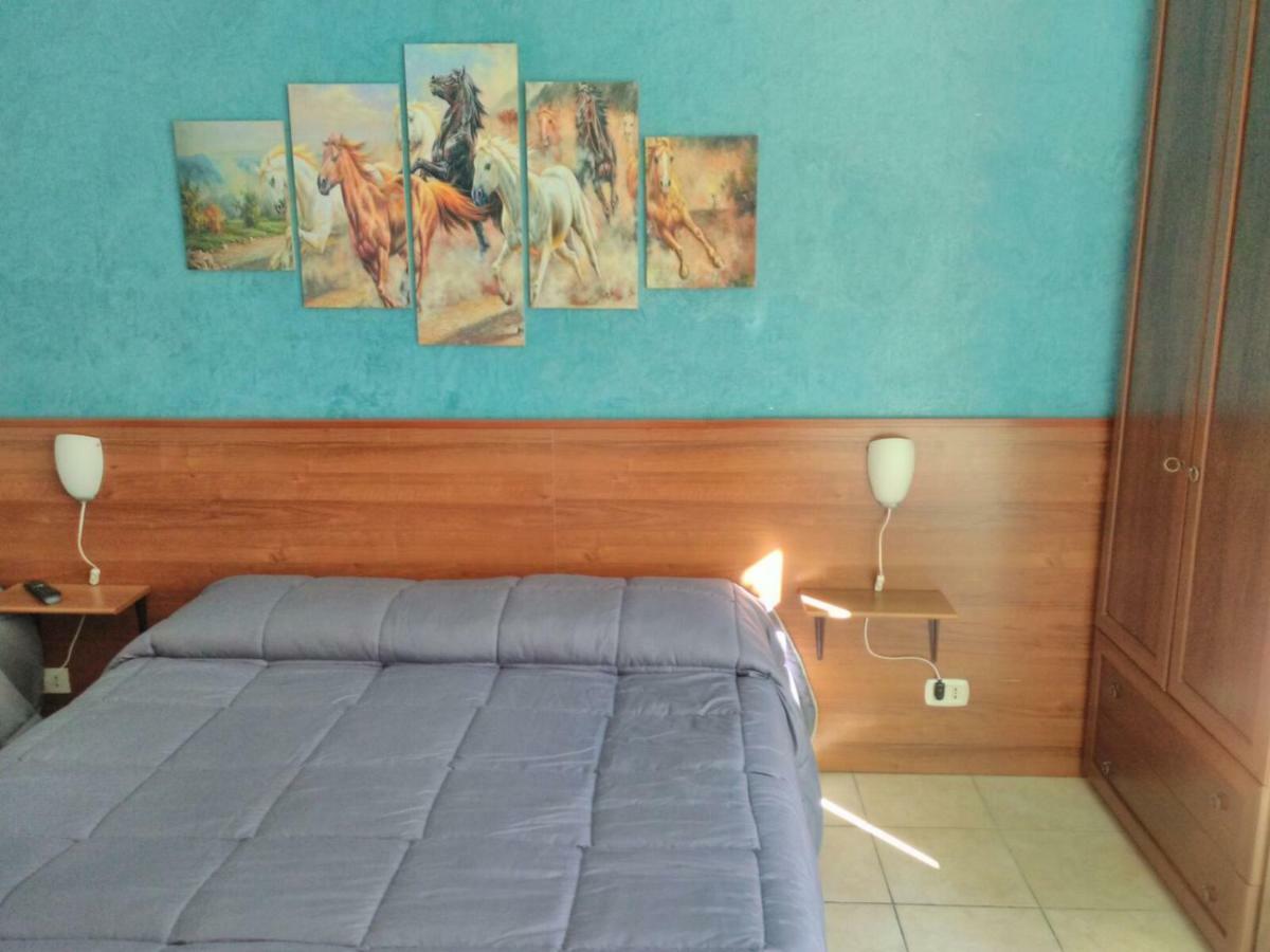 Francesca Tourist Apartment רומא מראה חיצוני תמונה